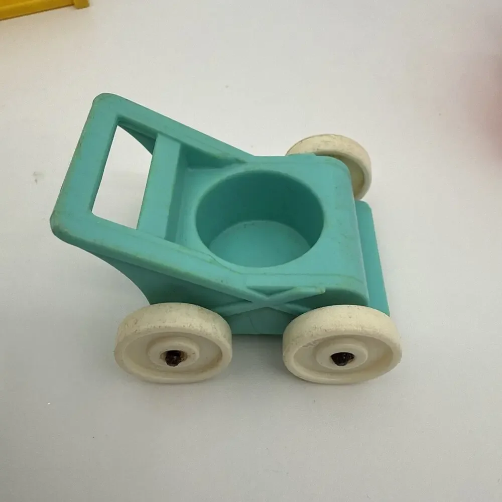Vtg Fisher Price Little People Baby Nursery Furniture 1972 Plus 2 Kids Beds